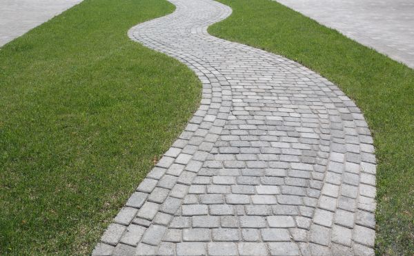 Cost of Walkway Paving in Simi Valley