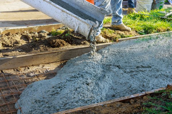 Cost of Driveway Concrete Pouring in Simi Valley